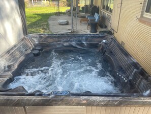 Bain à remous extérieur