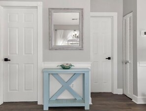 Interior - Charming Views, Spacious 2 been modern apartment  (Myrtle Beach)