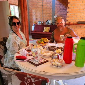 Free daily cooked-to-order breakfast 