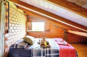 Habitación doble romántica, lanai, vista al patio | 1 habitación, ropa de cama de alta calidad, wifi gratis y ropa de cama 