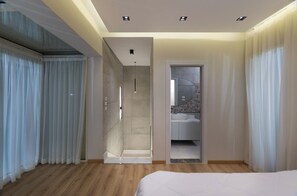 4 bedrooms, WiFi, bed sheets - villa with private garden in the crown palm hills compound -sheikh zayed (Giza Governorate)