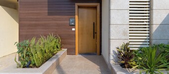  villa with private garden in the crown palm hills compound -sheikh zayed