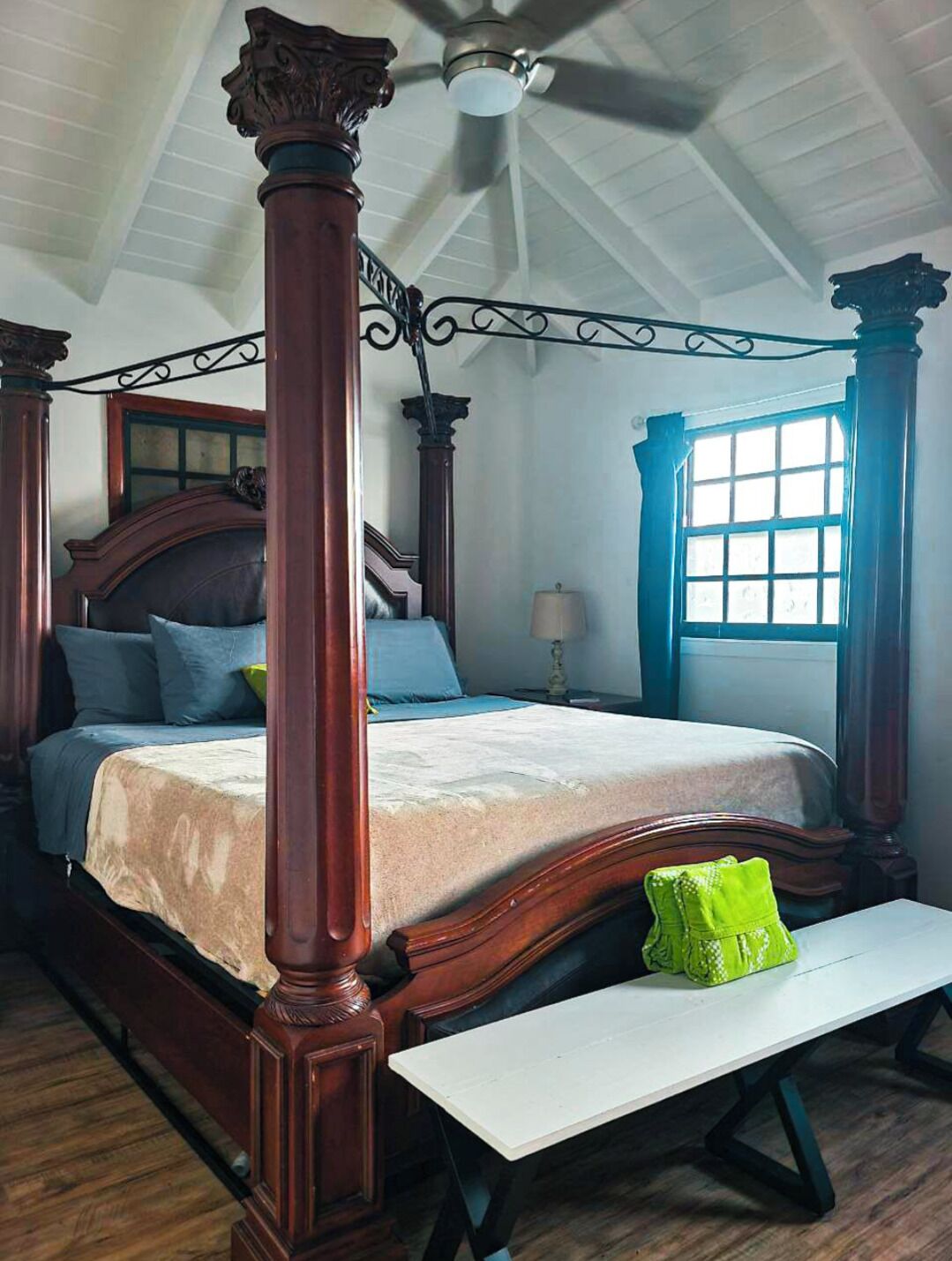 2 chambres, fer et planche à repasser, Wi-Fi, literie fournie