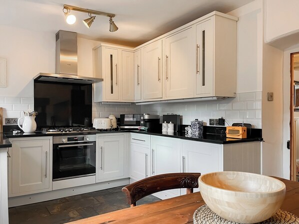 Dishwasher, cookware/dishes/utensils