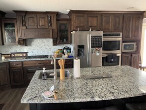 Cookware/dishes/utensils