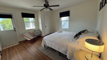 3 bedrooms, iron/ironing board, travel crib, WiFi