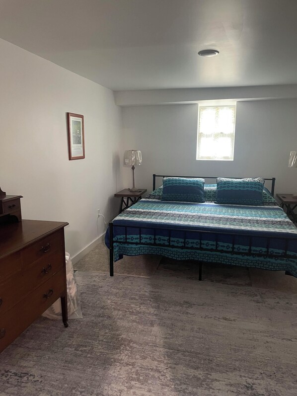 3 chambres, fer et planche à repasser, Wi-Fi, draps fournis