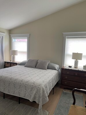 3 chambres, fer et planche à repasser, Wi-Fi, draps fournis