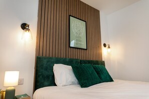 4 bedrooms, iron/ironing board, free WiFi, bed sheets - Contractor,Discount,Parking,Wifi (Sheffield)
