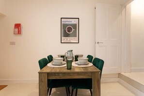 Dining - Contractor,Discount,Parking,Wifi (Sheffield)