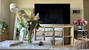 Interior - 2b/2b Bay Park Gem – Canyon Views, Walk to Shops, Near Beach & Central SD (San Diego)