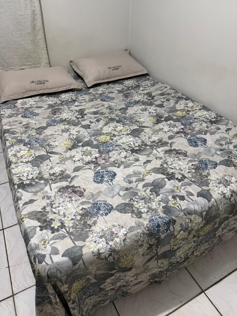 1 quarto, Wi-Fi de cortesia, roupa de cama