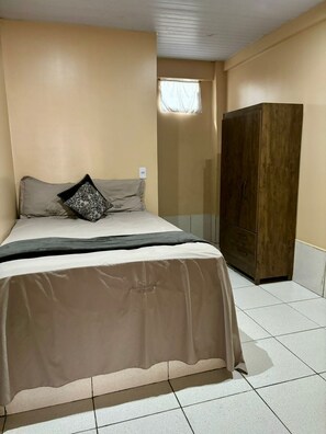 1 bedroom, WiFi, bed sheets