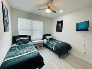 4 Schlafzimmer, Bügeleisen/Bügelbrett, Reisekinderbett, WLAN