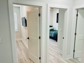 4 soverom, strykejern/-brett, wi-fi og sengetøy