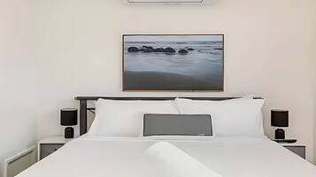 3 bedrooms, iron/ironing board, travel cot, WiFi