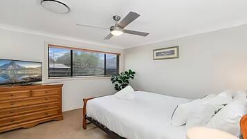 3 Schlafzimmer, Bügeleisen/Bügelbrett, Reisekinderbett, WLAN