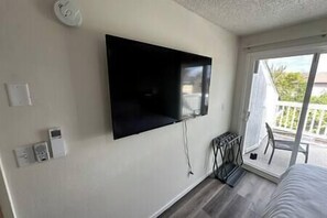 1 dormitorio, tabla de planchar con plancha, wifi gratis y ropa de cama