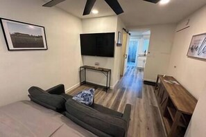 1 chambre, fer et planche à repasser, Wi-Fi, draps fournis