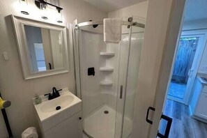 Hårtork och handdukar