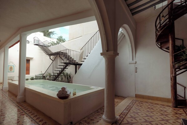 2 outdoor pools - Hotel Boutique Casa Jade (Campeche)