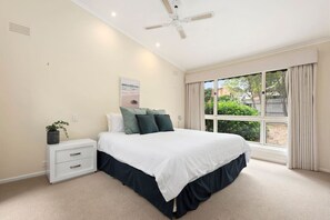 5 makuuhuonetta, työpöytä, silitysrauta/-lauta, Wi-Fi