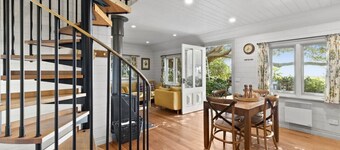 Coton Cottage on the waterfront