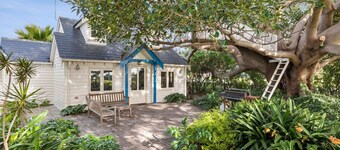 Coton Cottage on the waterfront