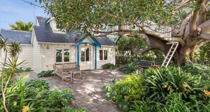 Coton Cottage on the waterfront