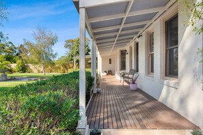 Terrace/patio - Station House - Pool - on the Bellarine Rail Trail (Drysdale)