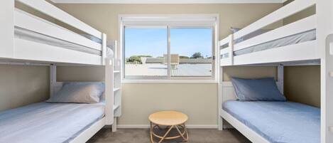 4 chambres, fer et planche à repasser, Wi-Fi, draps fournis