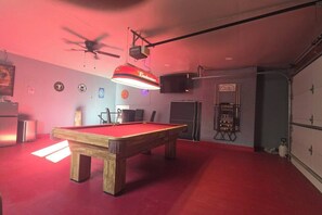 Game room - Colorado Four Season Funhouse (Colorado Springs)