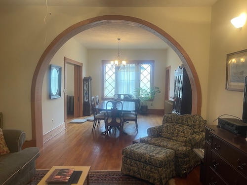 Historic Family 6-bedroom home on delightful 2nd Street in Oakland, MD 