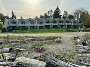 Exterior - Beachfront Studio Walkout Condo (qualicum beach)