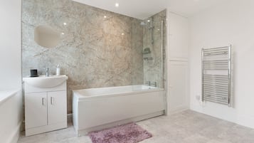 Casa Classic | 3 camere, ferro/asse da stiro, Wi-Fi gratuito