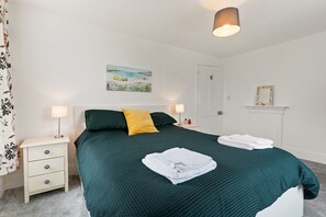 3 chambres, fer et planche à repasser, Wi-Fi gratuit