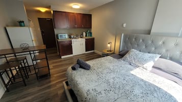 1 bedroom, iron/ironing board, WiFi, bed sheets