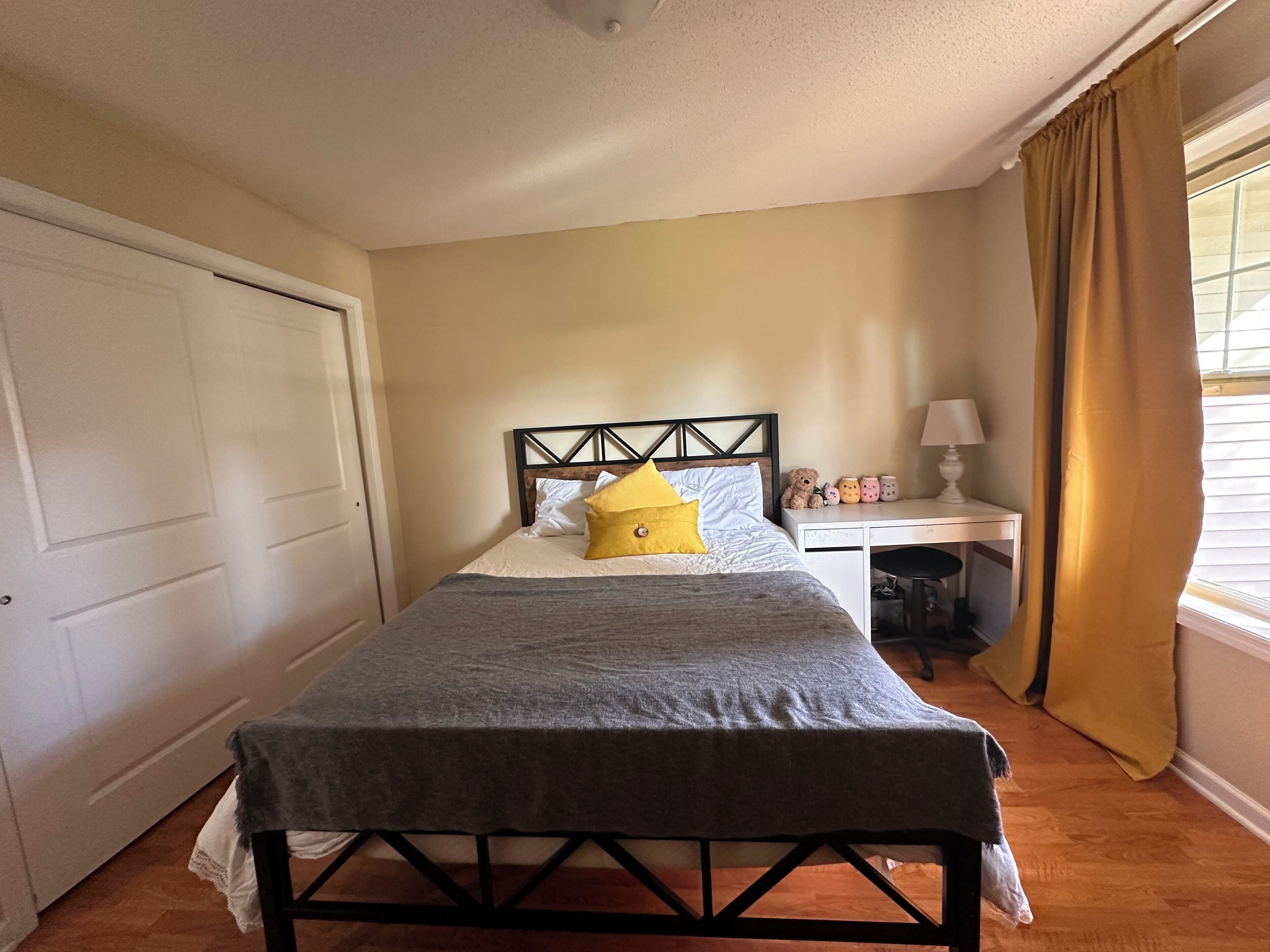 3 camere, una scrivania, ferro/asse da stiro, Wi-Fi