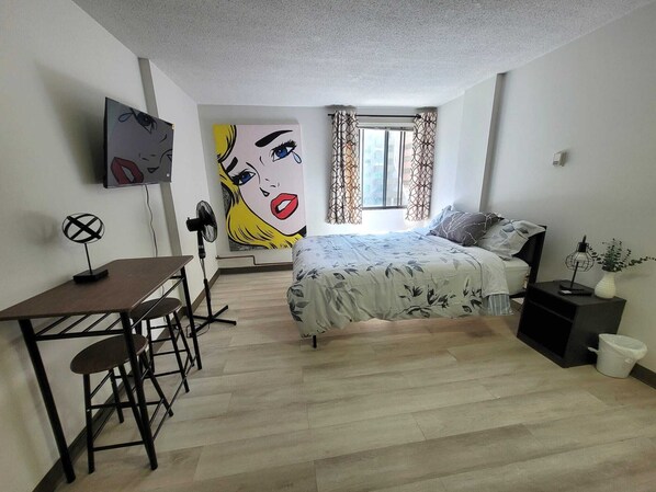 1 bedroom, iron/ironing board, WiFi, bed sheets - Sunrise-Abode 5 M to Prince Isl + W/D -BathTub (Calgary)