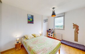 2 soverom og reiseseng for barn