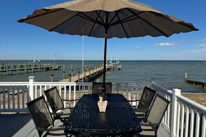 Outdoor dining - Beachfront Hideaway - Pet Friendly, Hot Tub, EV (Lottsburg)