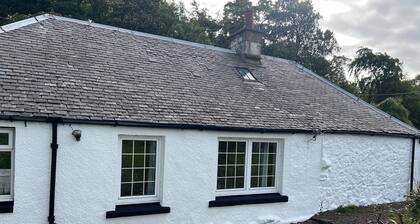 Cozy Gogarstone Cottage in Newbridge