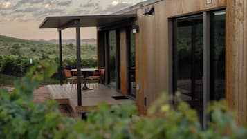 Deluxe-huvila, patio, näköala viinitilalle | Terassi/patio