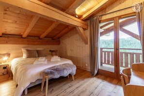 5 chambres, fer et planche à repasser, lit parapluie, Wi-Fi gratuit