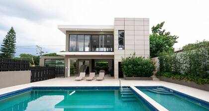Dream Stay Santiago 3 Bedrooms, Gym & Pool