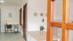 Interior - Balcony overlooking the church  (Jardín)