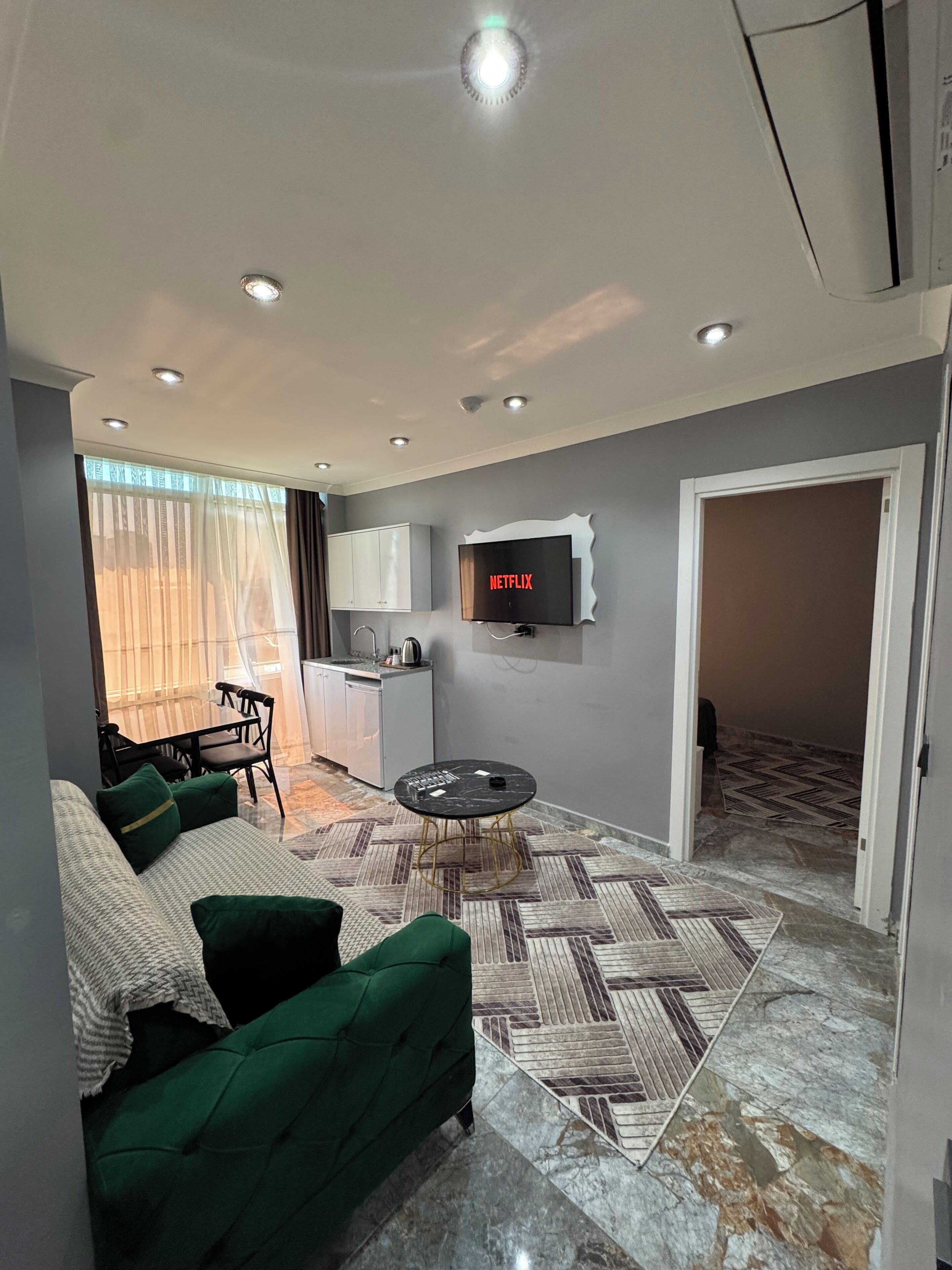 Coffres-forts dans les chambres, chambres insonorisées, Wi-Fi gratuit