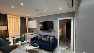 In-room safe, soundproofing, free WiFi