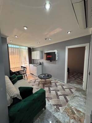 Quarto premium | Cofres nos quartos, quartos à prova de som, Wi-Fi de cortesia