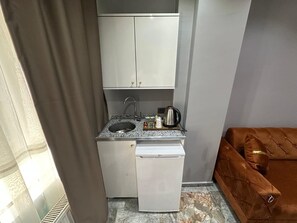 In-room safe, soundproofing, free WiFi